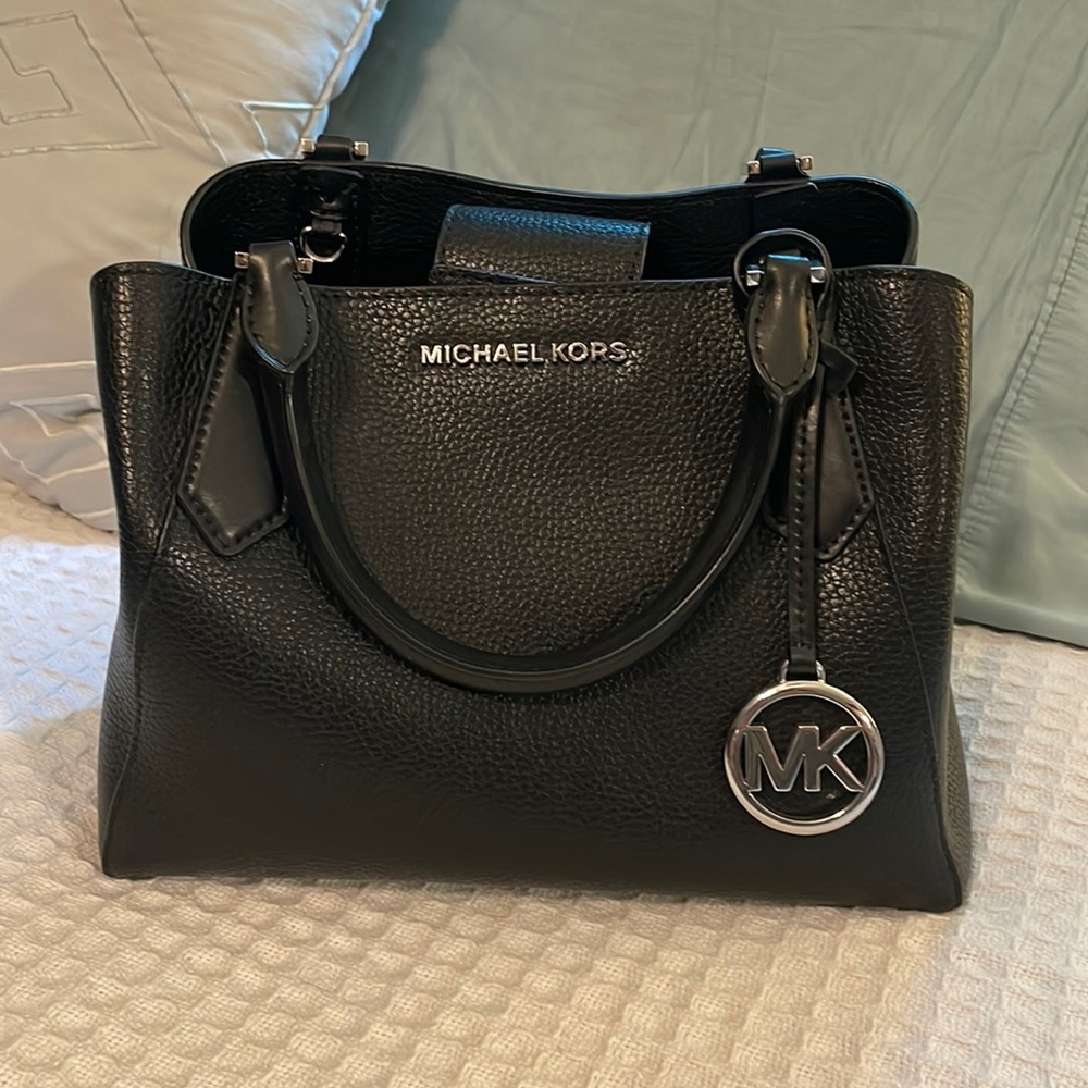 Michael Kors black pebble leather handbag!!